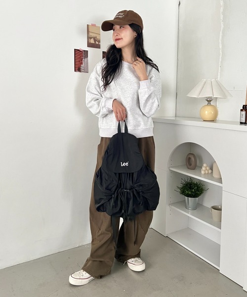Lee(リー)の「Lee/フラップドローコードリュック/約17L/PC収納/A4対応/軽量/バックパック/ユニセックス(バックパック/リュック・レディース・ブラック・FREE)」の7枚目の写真