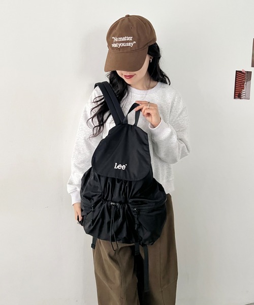 Lee(リー)の「Lee/フラップドローコードリュック/約17L/PC収納/A4対応/軽量/バックパック/ユニセックス(バックパック/リュック・レディース・ブラック・FREE)」の8枚目の写真