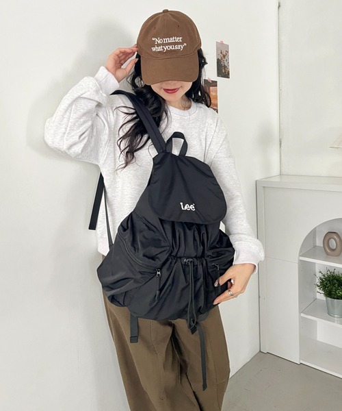 Lee(リー)の「Lee/フラップドローコードリュック/約17L/PC収納/A4対応/軽量/バックパック/ユニセックス(バックパック/リュック・レディース・ブラック・FREE)」の9枚目の写真