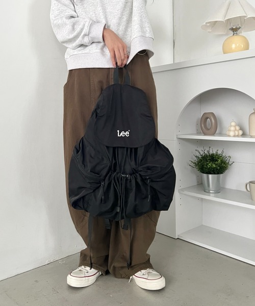 Lee(リー)の「Lee/フラップドローコードリュック/約17L/PC収納/A4対応/軽量/バックパック/ユニセックス(バックパック/リュック・レディース・ブラック・FREE)」の11枚目の写真