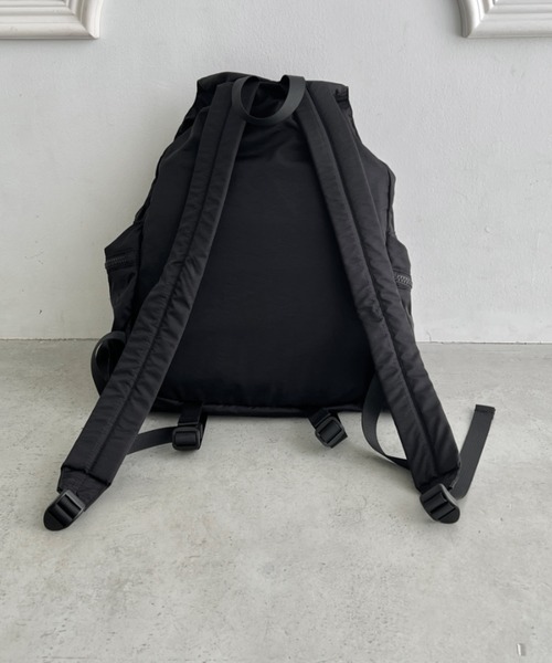Lee(リー)の「Lee/フラップドローコードリュック/約17L/PC収納/A4対応/軽量/バックパック/ユニセックス(バックパック/リュック・レディース・ブラック・FREE)」の14枚目の写真