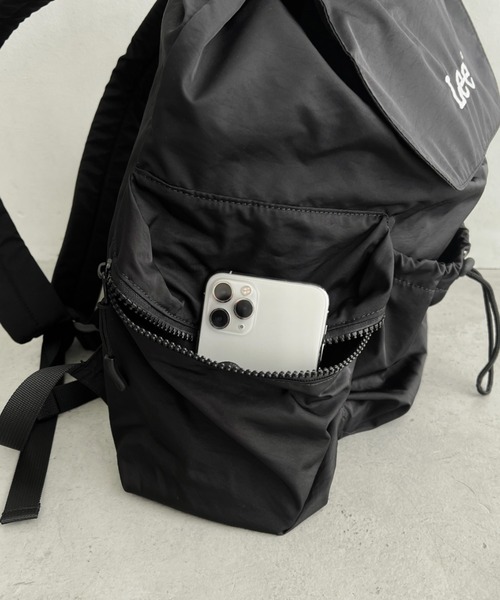 Lee(リー)の「Lee/フラップドローコードリュック/約17L/PC収納/A4対応/軽量/バックパック/ユニセックス(バックパック/リュック・レディース・ブラック・FREE)」の22枚目の写真