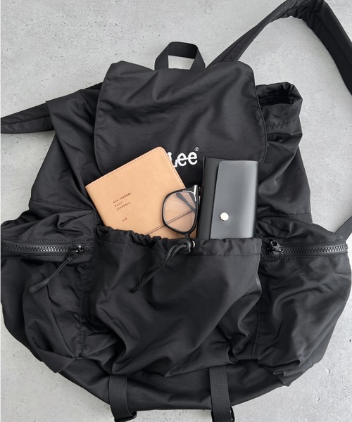 Lee(リー)の「Lee/フラップドローコードリュック/約17L/PC収納/A4対応/軽量/バックパック/ユニセックス(バックパック/リュック・レディース・ブラック・FREE)」の20枚目の写真