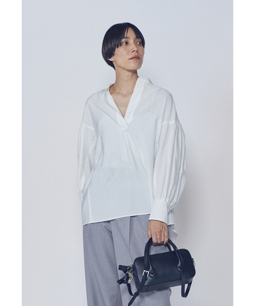 1er Arrondissement(プルミエアロンディスモン)の「モダールナイロンシルクスキッパーブラウス(シャツ/ブラウス・レディース・ブラック系その他3/オフホワイト/ベージュ・38/36)」の1枚目の写真