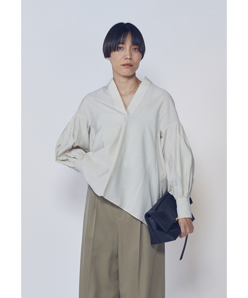 1er Arrondissement(プルミエアロンディスモン)の「モダールナイロンシルクスキッパーブラウス(シャツ/ブラウス・レディース・ブラック系その他3/オフホワイト/ベージュ・38/36)」の4枚目の写真