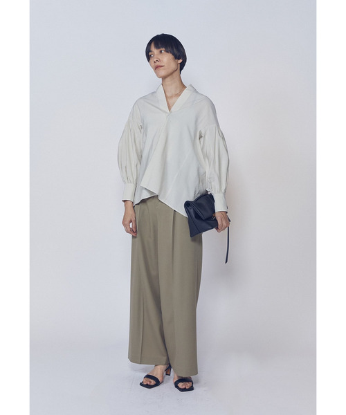 1er Arrondissement(プルミエアロンディスモン)の「モダールナイロンシルクスキッパーブラウス(シャツ/ブラウス・レディース・ブラック系その他3/オフホワイト/ベージュ・38/36)」の6枚目の写真