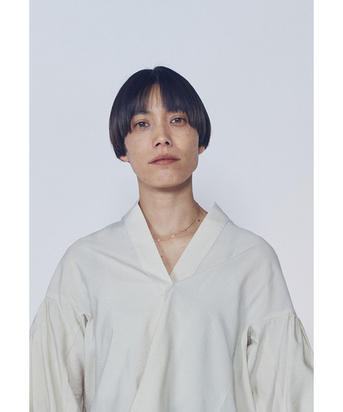 1er Arrondissement(プルミエアロンディスモン)の「モダールナイロンシルクスキッパーブラウス(シャツ/ブラウス・レディース・ブラック系その他3/オフホワイト/ベージュ・38/36)」の7枚目の写真