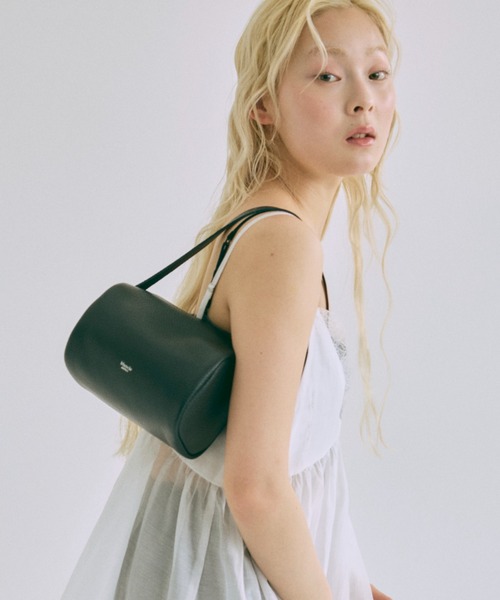 EN NEUME(エンノイム)の「Square Bag(ショルダーバッグ・レディース・アイボリー/ブラック・ONE SIZE)」の2枚目の写真