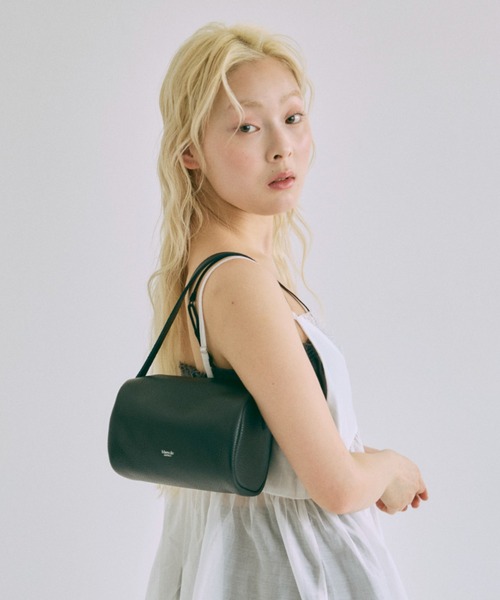 EN NEUME(エンノイム)の「Square Bag(ショルダーバッグ・レディース・アイボリー/ブラック・ONE SIZE)」の9枚目の写真