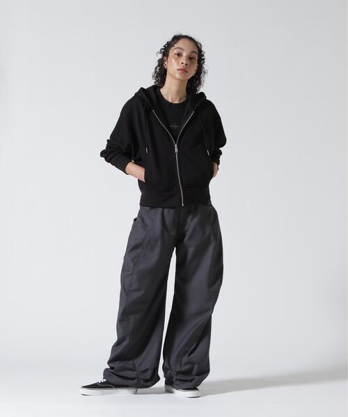 Calvin Klein(カルバン・クライン)の「Calvin Klein Jeans(カルバンクラインジーンズ)LS MONOGRAM TERRY CROPPED PARKA/モノグラムテリークロップドパーカー(パーカー・レディース・ホワイト/ブラック・S)」の5枚目の写真
