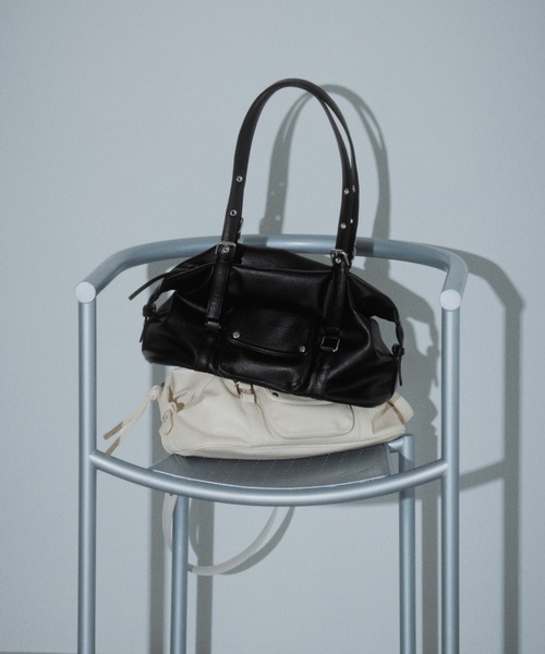 PAGEBOY(ページボーイ)の「【500mlペットボトル収納可能】2WAYボストンバッグ(ボストンバッグ・レディース・オフホワイト/ブラック・FREE)」の1枚目の写真