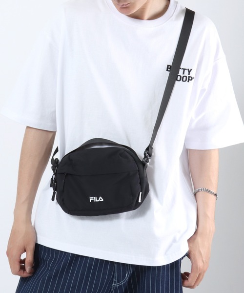FILA(フィラ)の「FILA(フィラ)ワンポイント刺繍 ナイロンミニショルダーバッグ(ショルダーバッグ・メンズ・グレー/ブラック/ベージュ・FREE)」の2枚目の写真