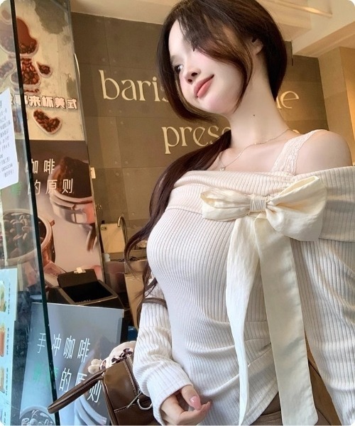 I.O.E（アイオイ）の「フェミニンリボンオフショルダートップス（Tシャツ/カットソー・レディース・ピンク/アイボリー・FREE）」の11枚目の写真