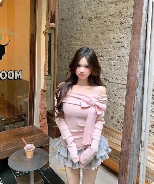 I.O.E（アイオイ）の「フェミニンリボンオフショルダートップス（Tシャツ/カットソー・レディース・ピンク/アイボリー・FREE）」の18枚目の写真