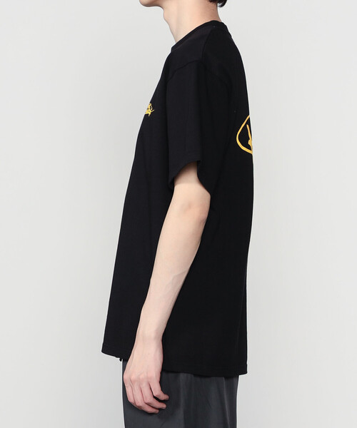 Bshop(ビショップ)の「STAY HUNGRY | ロゴ クルーネックTシャツ MEN(Tシャツ/カットソー・メンズ・ブラック・M/L)」の3枚目の写真