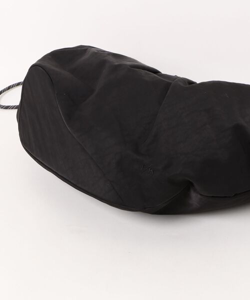F/CE. （エフシーイー）の「F/CE./エフシーイー　TEXTURED TWILL BODY BAG 12L（ボディバッグ/ウエストポーチ・メンズ・ブラック/ネイビー/チャコールグレー・FREE）」の11枚目の写真