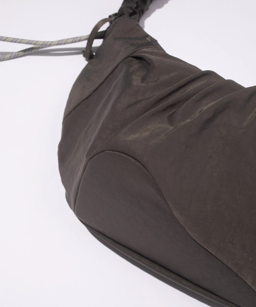 F/CE. （エフシーイー）の「F/CE./エフシーイー　TEXTURED TWILL BODY BAG 12L（ボディバッグ/ウエストポーチ・メンズ・ブラック/ネイビー/チャコールグレー・FREE）」の20枚目の写真