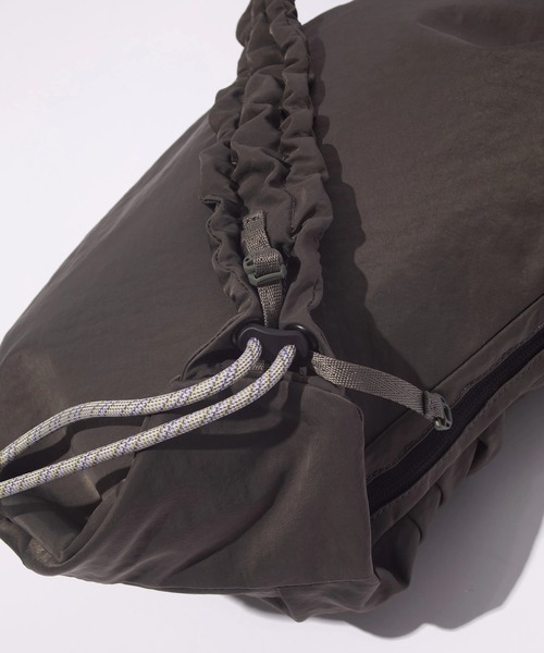 F/CE. （エフシーイー）の「F/CE./エフシーイー　TEXTURED TWILL BODY BAG 12L（ボディバッグ/ウエストポーチ・メンズ・ブラック/ネイビー/チャコールグレー・FREE）」の22枚目の写真