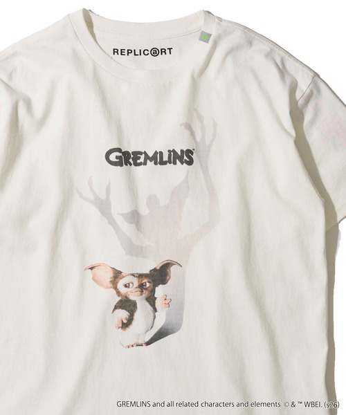 ADPOSION(アドポーション)の「【Gremlins / グレムリン】グラフィックプリントクルーネックTシャツ(Tシャツ/カットソー・レディース・ブラック/ホワイト系1/ネイビー/ホワイト系2・MEDIUM/X-LARGE/LARGE)」の1枚目の写真