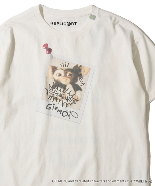 ADPOSION(アドポーション)の「【Gremlins / グレムリン】グラフィックプリントクルーネックTシャツ(Tシャツ/カットソー・レディース・ブラック/ホワイト系1/ネイビー/ホワイト系2・MEDIUM/X-LARGE/LARGE)」の2枚目の写真