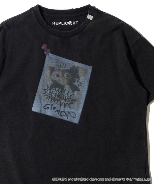 ADPOSION(アドポーション)の「【Gremlins / グレムリン】グラフィックプリントクルーネックTシャツ(Tシャツ/カットソー・レディース・ブラック/ホワイト系1/ネイビー/ホワイト系2・MEDIUM/X-LARGE/LARGE)」の3枚目の写真