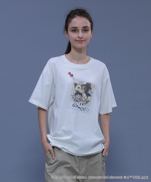 ADPOSION(アドポーション)の「【Gremlins / グレムリン】グラフィックプリントクルーネックTシャツ(Tシャツ/カットソー・レディース・ブラック/ホワイト系1/ネイビー/ホワイト系2・MEDIUM/X-LARGE/LARGE)」の6枚目の写真