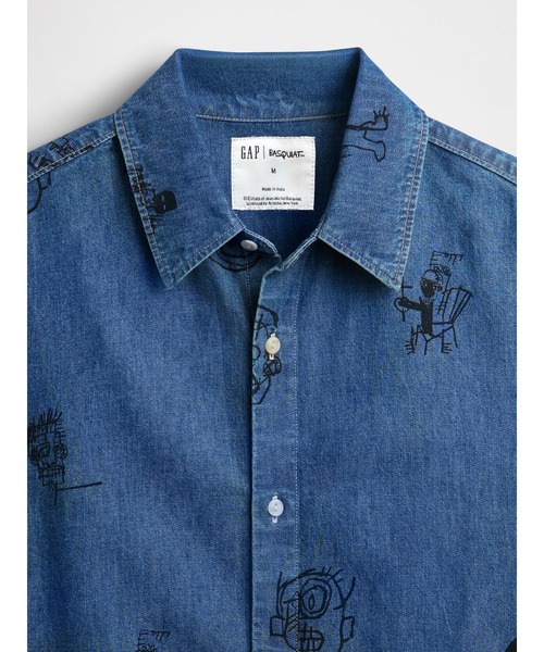 GAP（ギャップ）の「ジャン＝ミシェル・バスキア プリント デニムシャツ（シャツ/ブラウス・メンズ・インディゴブルー・S/L/M/XL/XS）」の5枚目の写真