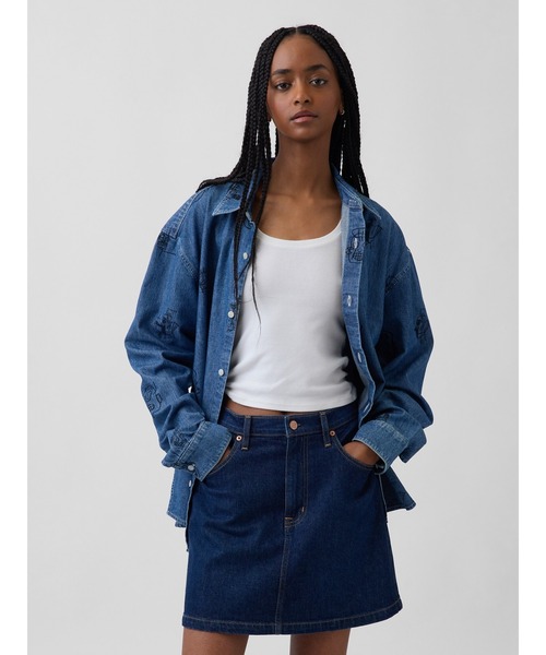 GAP（ギャップ）の「ジャン＝ミシェル・バスキア プリント デニムシャツ（シャツ/ブラウス・メンズ・インディゴブルー・S/L/M/XL/XS）」の3枚目の写真