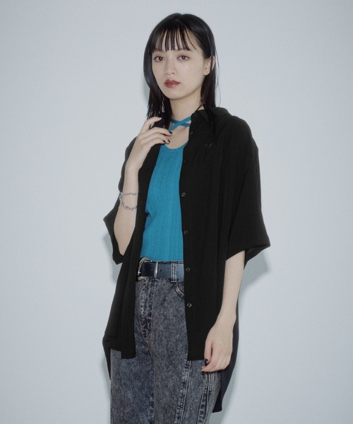 PAGEBOY(ページボーイ)の「【接触冷感/2WAY仕様】メルティ2WAYシャツ(シャツ/ブラウス・レディース・グレイッシュベージュ/ブラック/ターコイズブルー/ブラウン・FREE)」の10枚目の写真
