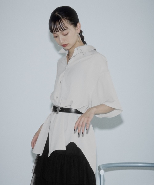 PAGEBOY(ページボーイ)の「【接触冷感/2WAY仕様】メルティ2WAYシャツ(シャツ/ブラウス・レディース・グレイッシュベージュ/ブラック/ターコイズブルー/ブラウン・FREE)」の17枚目の写真
