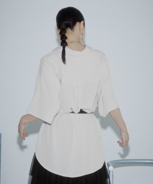PAGEBOY(ページボーイ)の「【接触冷感/2WAY仕様】メルティ2WAYシャツ(シャツ/ブラウス・レディース・グレイッシュベージュ/ブラック/ターコイズブルー/ブラウン・FREE)」の19枚目の写真
