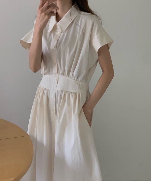 AMAJI(アマジ)の「ポロネック 前ボタン フリルスリーブ ウエスト切替 ギャザースカート ワンピース(ワンピース・レディース・ライトブルー/ベージュ・FREE)」の1枚目の写真