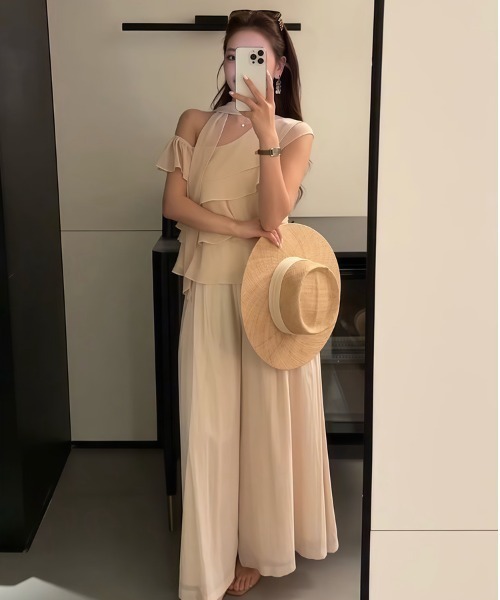 LUCPY（ラクピー）の「ワンショルダーフリルシフォンブラウス（シャツ/ブラウス・レディース・ベージュ・X-LARGE/LARGE/MEDIUM/SMALL）」の3枚目の写真