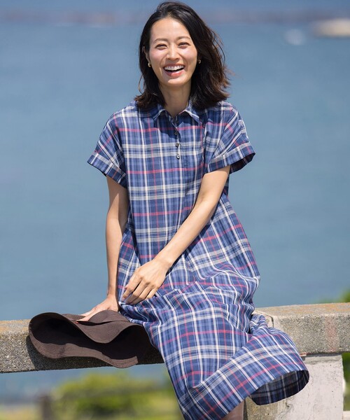 J.PRESS(ジェイプレス)の「コットンリネン Light マドラスチェック シャツ ワンピース(シャツワンピース・レディース・ネイビー系3/ブラウン系3・T13)」の2枚目の写真