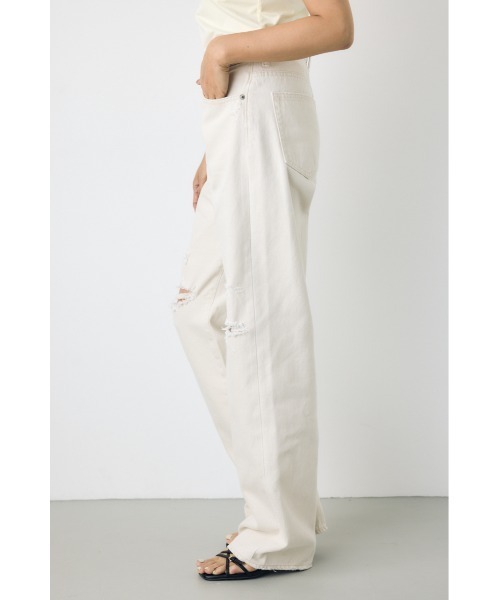 AZUL by moussy(アズールバイマウジー)の「【WEB限定】【身長/骨格別着用画像あり】AZUL DENIM ダメージストレートデニム ロング丈(デニムパンツ・レディース・アイボリー/ライトブルー・24inch/25inch/26inch/27inch)」の4枚目の写真