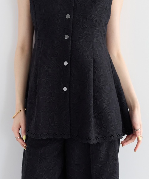 YECCA VECCA(イェッカヴェッカ)の「刺繍ペプラムジレ【セットアップ対応】(ベスト・レディース・ベージュ/ブラック・FREE)」の17枚目の写真