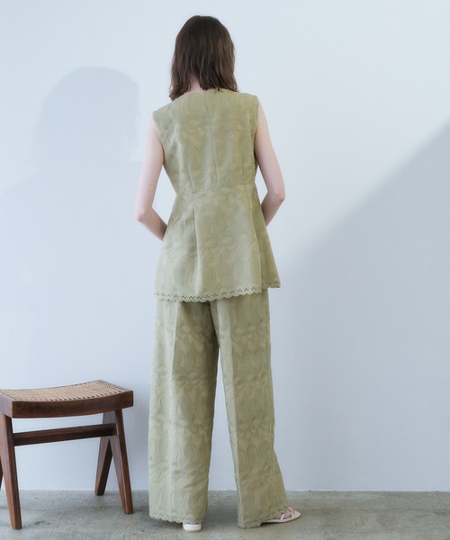 YECCA VECCA(イェッカヴェッカ)の「刺繍ペプラムジレ【セットアップ対応】(ベスト・レディース・ベージュ/ブラック・FREE)」の11枚目の写真