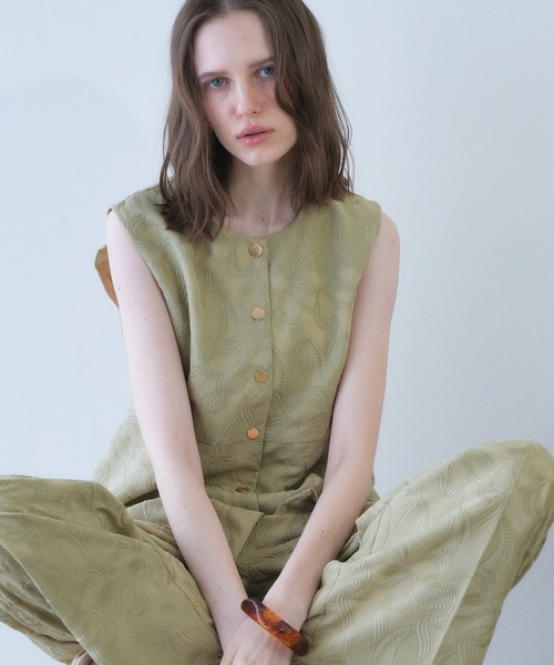 YECCA VECCA(イェッカヴェッカ)の「刺繍ペプラムジレ【セットアップ対応】(ベスト・レディース・ベージュ/ブラック・FREE)」の3枚目の写真