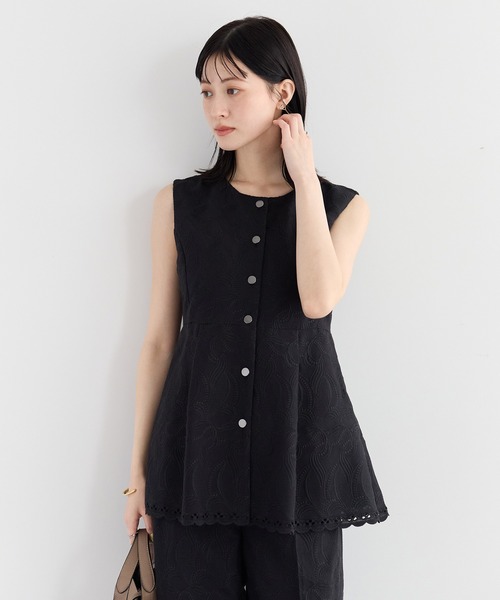 YECCA VECCA(イェッカヴェッカ)の「刺繍ペプラムジレ【セットアップ対応】(ベスト・レディース・ベージュ/ブラック・FREE)」の12枚目の写真