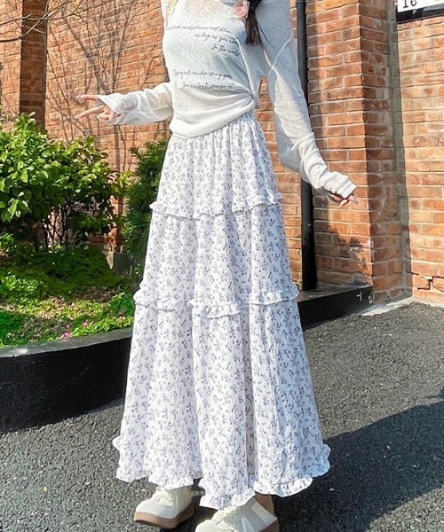 mielu(ミエル)の「フラワーロングティアードスカート(スカート・レディース・ネイビー・LARGE/MEDIUM)」の4枚目の写真