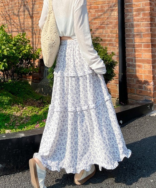 mielu(ミエル)の「フラワーロングティアードスカート(スカート・レディース・ネイビー・LARGE/MEDIUM)」の6枚目の写真