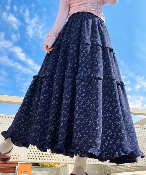 mielu(ミエル)の「フラワーロングティアードスカート(スカート・レディース・ネイビー・LARGE/MEDIUM)」の10枚目の写真