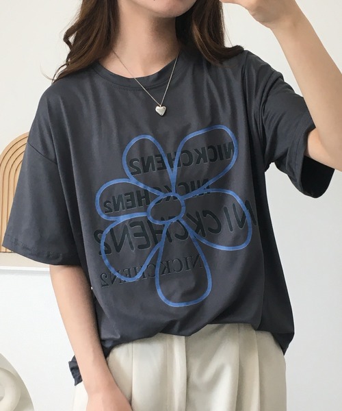 RME.（アールエムイー）の「フラワープリントオーバーサイズTシャツ 半袖（Tシャツ/カットソー・レディース・ホワイト/ダークグレー・FREE）」の2枚目の写真