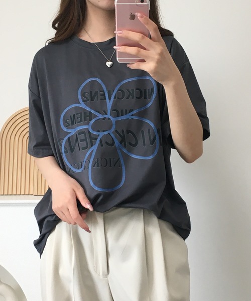 RME.（アールエムイー）の「フラワープリントオーバーサイズTシャツ 半袖（Tシャツ/カットソー・レディース・ホワイト/ダークグレー・FREE）」の11枚目の写真
