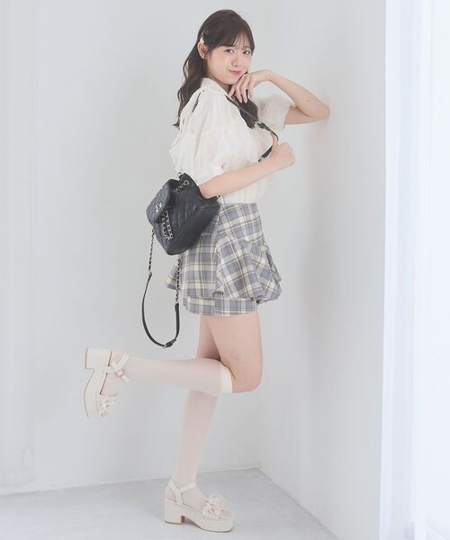 MAJESTIC LEGON(マジェスティックレゴン)の「襟付きエアリーフリル半袖ブラウス(シャツ/ブラウス・レディース・アイボリー/グレー系その他/ベージュ系その他2/ピンク・MEDIUM)」の6枚目の写真