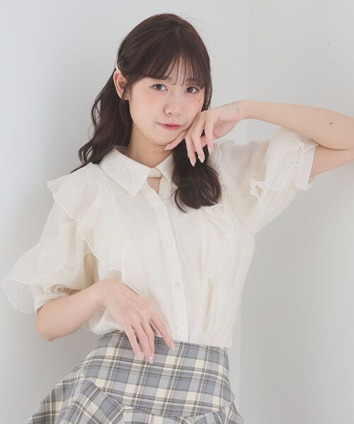 MAJESTIC LEGON(マジェスティックレゴン)の「襟付きエアリーフリル半袖ブラウス(シャツ/ブラウス・レディース・アイボリー/グレー系その他/ベージュ系その他2/ピンク・MEDIUM)」の8枚目の写真