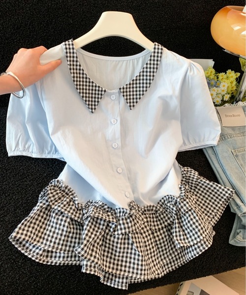 LUCPY（ラクピー）の「ギンガムチェックフリルペプラムブラウス（シャツ/ブラウス・レディース・ホワイト/ブルー・LARGE/MEDIUM/SMALL）」の2枚目の写真
