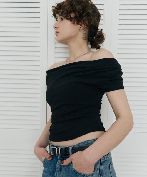 HANNE（アン）の「ドレープオフショルTEE（Tシャツ/カットソー・レディース・ホワイト/ブラック・FREE）」の3枚目の写真
