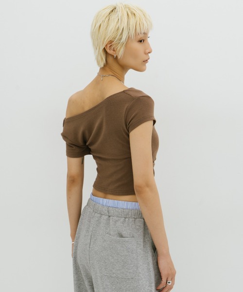 HANNE(アン)の「ドレープオフショルTEE(Tシャツ/カットソー・レディース・ホワイト/ブラック・FREE)」の19枚目の写真