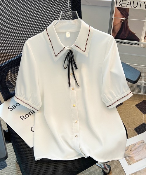 LUCPY（ラクピー）の「リボンタイ配色ステッチブラウス（シャツ/ブラウス・レディース・ライトブルー/アイボリー/ホワイト・MEDIUM/LARGE/X-LARGE/SMALL）」の7枚目の写真